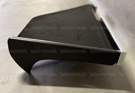 Dashboardtafel midden zwart gefreesd voor een MERCEDES ACTROS MP4 ,MP 5 ( brede cabine )