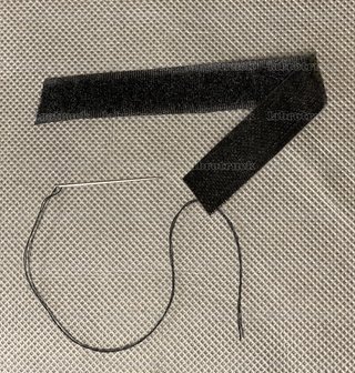 Klittenband 16 mm naaibaar luskant zwart  ( LET OP NAAIBAAR !) per rol van 2.5 m