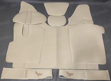 SALE ! Set geschikt voor DAF XF NIEUWE 2018 8delige set L8 Beige Tunnelhoes + vloermatten + dashboardmatjes + stuurkolom + covers met bruine Labro logo (LOGO&#039;S OPTIONEEL)