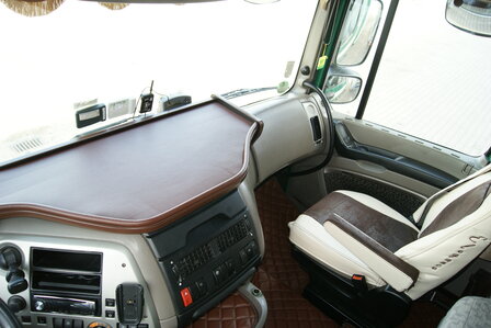 Uitverkoop! Chocoladebruin A 20 1 Lederlook Dashboardtafel voor DAF 95 / 105 XF tot 2011 - OP is OP  lederlook 