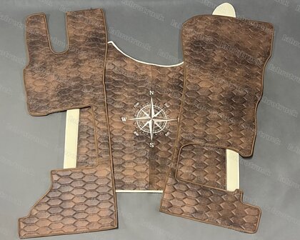 ACTIE! Set tunnelhoes met vloermatten geschikt voor DAF XG/XG+, zijkanten glad beige L48, middenstuk prit patroon horizontaal bruin TH4. Vloermatten prit patroon horizontaal bruin TH4 (let op! passagier is een klapstoel).