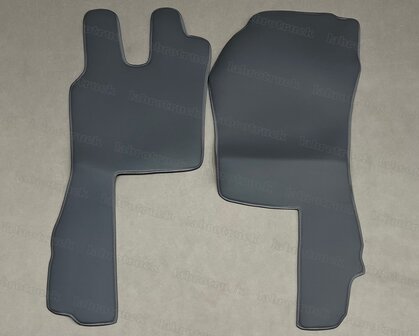 Sale ! Vloermatten set geschikt voor SCANIA R2 /G 2009 t/m 2012 LABRO SERIE (KLAPSTOEL), glad lederlook antraciet L17.