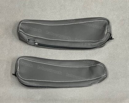 SALE! Losse armsteunhoezen  geschikt voor rubber armsteunen voor VOLVO FH5/AERO/FH 4 glad lederlook oud antraciet L27 met witte stiksels.