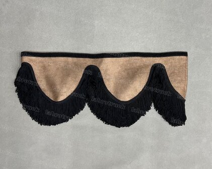 OP is OP Raamband /voorraamstrook TYPE 2. Kleur: oud chocoladebruin SP24 met dubbel zwarte franjes van 8 cm.