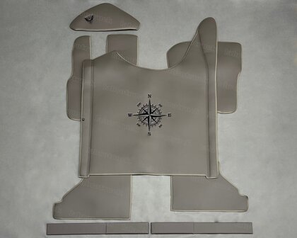 Actie set 6 delige set tunnelhoes + vloermatten (VASTE STOEL) + stuurkolom + stoelhoekken (VASTE STOEL) geschikt voor DAF XG/XG+, volledig glad lederlook dark paperdust L 65. 