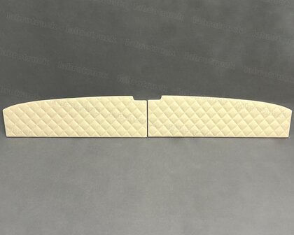 2 delig zonneklepplaten geschikt voor Volvo FH 4/5, doorgestikte lederlook (vierkantjes) in beige kleur P48.