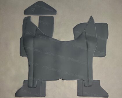 ACTIE ! 4 delige set geschikt voor DAF XF NEW GEN. Tunnelhoes, vloermatten en stuurkolom Labro  volledig antraciet L 17  voor vaste stoelen