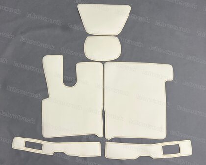 SALE! 6 delige set geschikt voor DAF XF EURO6 (2013 t/m 2017), vloermatten + onder de stoel covers + dashboard maatjes, glad crem&eacute; L46