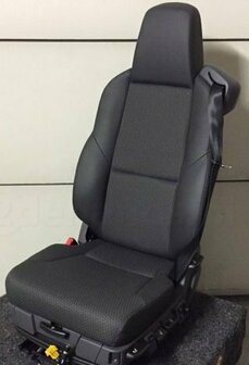 SALE : Stoelhoezen geschikt voor Scania MODEL 3  passagiersstoel een KLAPSTOEL - zijkanten: zwart L1, middenstuk: deens groen, stiksles: groen, logo viking nr.7 in groen (2915)