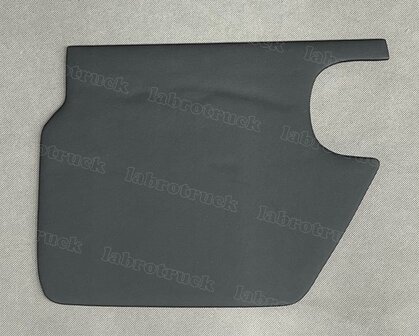 SALE! Onderste dashboard plankje geschikt voor SCANIA NEXT GENERATION S, R LABRO SERIE glad lederlook zwart L1 zonder logo. Let op! Vervorming van het materiaal.