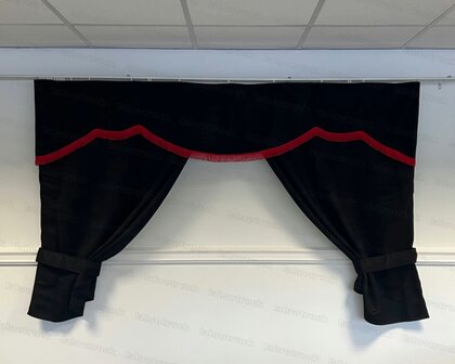 OP IS OP! Tussengordijn CLASSIC 170 cm kleur zwart SP1 met korte rode franjes F50-13. Embrasses zonder franjes.