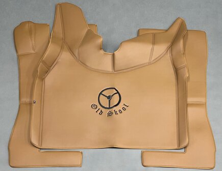 SALE : Tunnelhoes met vloermatten geschikt voor VOLVO FH 5/4 volledig glad lederlook bruin L4 met zwarte logo en zwarte stiksels.