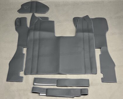 Actie set 6 delige set geschikt voor SCANIA R next gen. Tunnelhoes (logo optioneel) met vloermatten LUXE STOEL / grote stoelframe  onder de stoel covers en stuurkolom, volledig glad lederlook antraciet L17