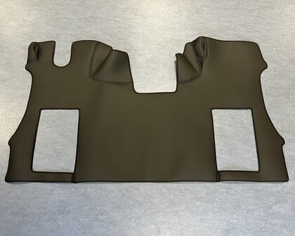 VOORRAAD VOORDEEL! Tunnelhoes met vloermatten in 1 deel geschikt voor SCANIA S NEXT GENERATION (LUXE STOEL) - glad lederlook zwart L1, zwarte stiksels, logo optioneel.
