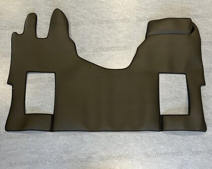 Tunnelhoes met vloermatten in een deel geschikt voor MERCEDES ACTROS MP5  (voor een vaste stoel), glade lederlook, zwart L1, logo optioneel. 
