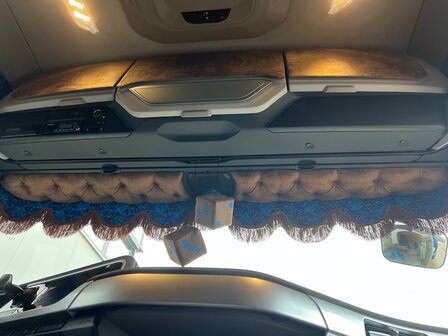 Zonneklepplaat geknoopt