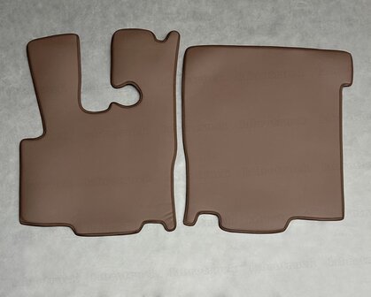 Vloermatten set  glad kunstleer geschikt voor  DAF 105 XF oude model t/m 2012 serie Labro