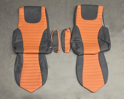 SALE! Set stoelhoezen geschikt voor DAF EURO 6 -LUXE STOEL- zijkanten : oud antraciet L2 middenstuk  oud oranje L33 rechtgestikt met oranje borduring, atraciet stiksels.