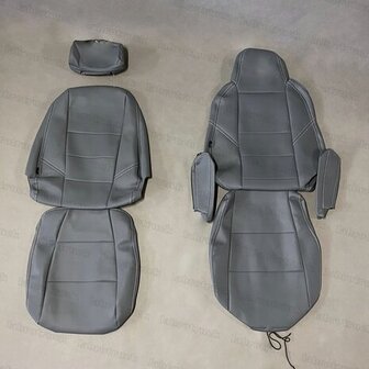SALE! Stoelhoezen geschikt voor SCANIA MODEL 3 na 2013 passagiersstoel een KLAPSTOEL  - Zijkanten: oud antraciet L2, middenstuk: oud antraciet L2, stikseles: zilvergrijs, borduring:zilvergrijs