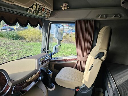 Stoelhoezen geschikt voor DAF doorgestikt lederlook middenstuk