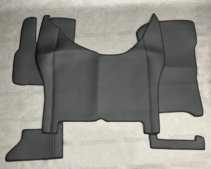 ACTIE PRIJS ! 3 delige set geschikt voor DAF XF NEW GEN. Tunnelhoes en vloermatten (KLAPSTOEL), volledig zwart L1, zonder borduring.