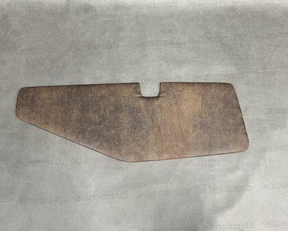 VOORRAADDEAL! Dashboard plankje VERSIE A geschikt voor MAN TGX 2021 PRIT stof bruin T24, zonder logo.