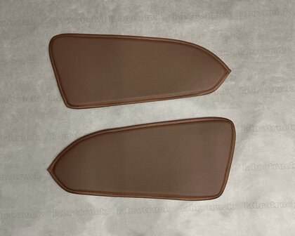 VOORRAADDEAL! Deurbekleding geschikt voor MERCEDES Actos MP4/5 (brede cabine) glad lederlook chocoladebruin L21. Logo optioneel.