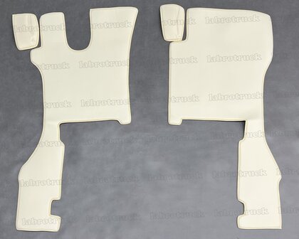 💥OP is OP! Vloermatten geschikt voor SCANIA R Next glad lederlook, crem&eacute; L46 (LUXE/DRAAIENDE STOEL), borduring optioneel.