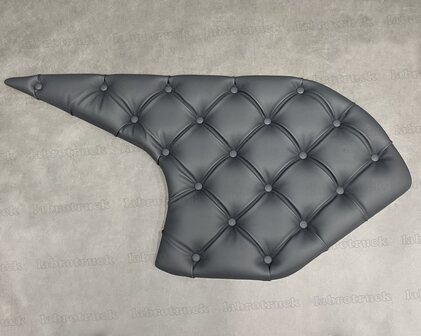 Bovenste dashboard plankje geschikt voor DAF New gen (vanaf 2022) XG, XF, XD - VERSIE A, GEKNOOPT lederlook antraciet L17.