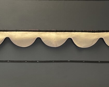 SALE: Raamband TYPE 1, Kleur: bordeauxrood SP 10 zonder franjes (beige SP 48 binnenkant)