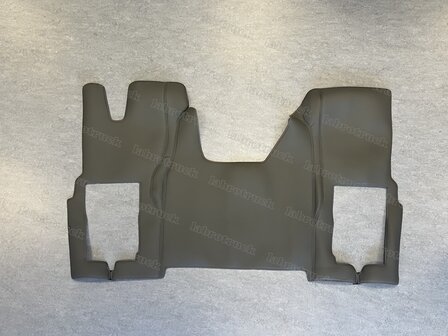 ACTIE! Tunnelhoes &amp; Vloermatten &ndash; Compleet in &eacute;&eacute;n stuk geschikt voor nieuwste IVECO S-Way 2025, volledig glad antraciet L17 met zwarte stiksels. Logo optioneel.