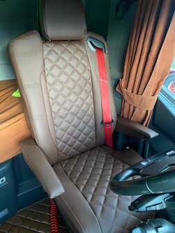 Stoelhoezen geschikt voor RENAULT T doorgestikt lederlook middenstuk