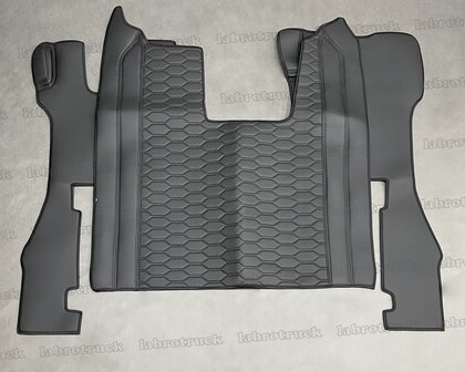 ACTIE! Tunnelhoes met vloermatten (LUXE / DRAAIENDE STOEL) geschikt voor SCANIA R NEXT GEN  volledig zwart, midden zwart LH1 patroon horizontaaal lederlook. 