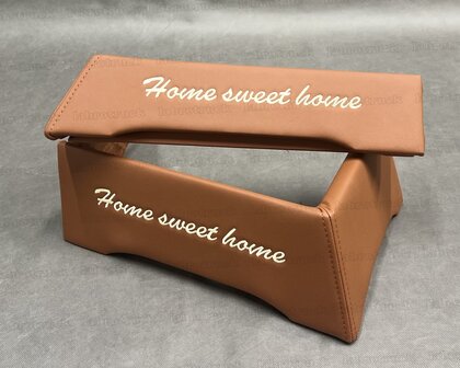 SALE ✅  Set stoelhoeken geschikt voor VOLVO FH5, AERO, FH 4 (2 vaste stoelen), lederlook L3 cognacbruin, zonder ledverlichting, met logo.