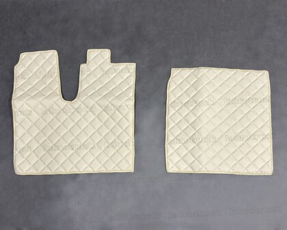 💥OP is OP! Set vloermatten (logo optioneel) geschikt voor MAN TGX 2014/2017 vierkantjes doorgestikt lederlook crem&eacute; P46.