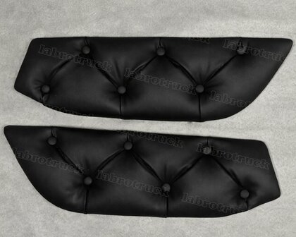 OP VOORRAAD &ndash; ACTIEPRIJS ✅Set deurpanelen met klitteband geschikt voor DAF New gen XG, XF, XD geknoopt lederlook , kleur zwart L1. 