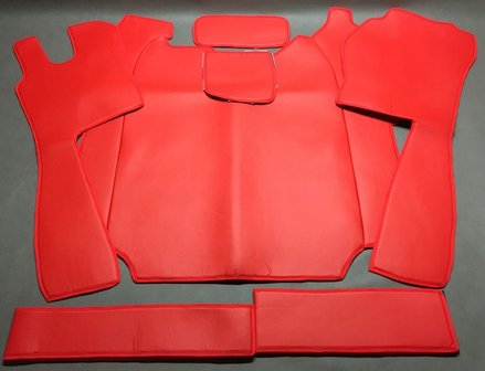 OP is OP 7 delig set SCANIA R1 (2005/09)automaat glad kunstleer ROOD A9 (tunnelhoes,vloermatten,stoel covers+dashboardmatjes)