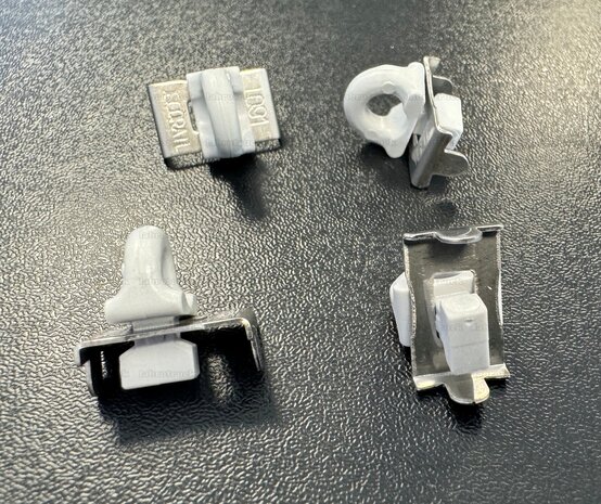 SALE: Eindstops SMALLE RAIL in LICHT GRIJS  set van 4 :VOLVO;MAN;IVECO;RENAULT T;DAF SUPER SPACE CAB ACHTER RAIL