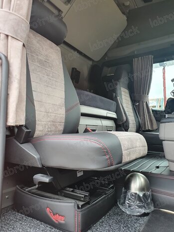 Stoelhoezen geschikt voor SCANIA doorgestikt lederlook middenstuk