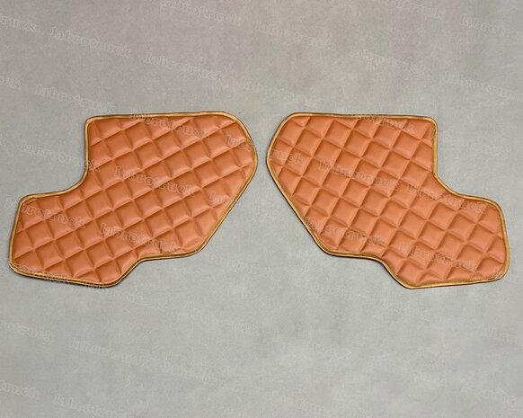 Deurbekleding geschikt voor SCANIA Next gen vierkantjes doorgestikt lederlook