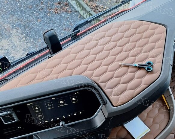 PATROON Dashboard plankje geschikt voor DAF New gen XG, XF, XD Patroon nr.2 doorgestikt lederlook