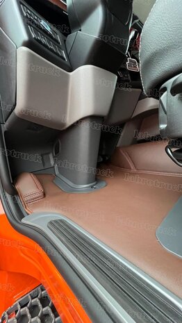NIEUW ! Tunnelhoes & Vloermatten - Compleet in één stuk geschikt voor SCANIA R NEXT GLAD LEDERLOOK