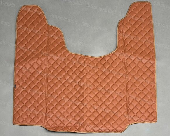SALE! Tunnelhoes geschikt voor SCANIA G t/m 2018, G-STREAMLINE serie Labro, doorgestikt lederlook (vierkantjes)  oud cognacbruin P3. Logo optioneel.