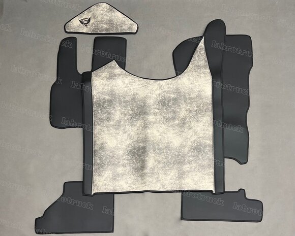 ACTIE! Set tunnelhoes, vloermatten (KLAPSTOEL) en stuurkolom geschikt voor DAF XG/XG+, zijkanten lederlook zwart L1, middenstuk prit steenbeige/greige T41. Logo optioneel.