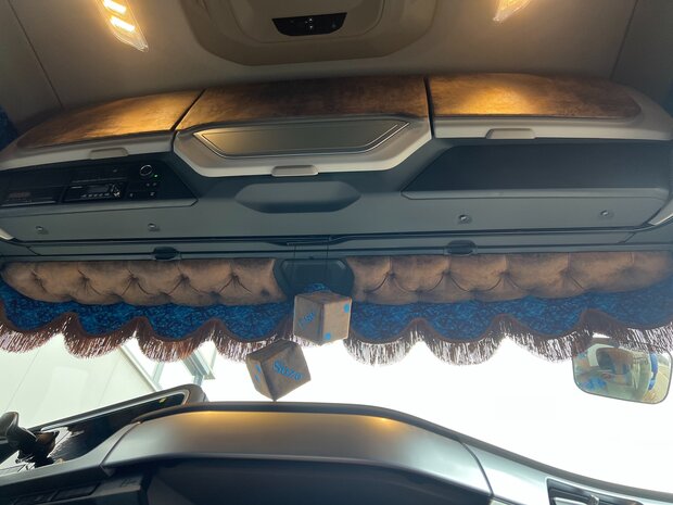 Zonneklepplaat geknoopt