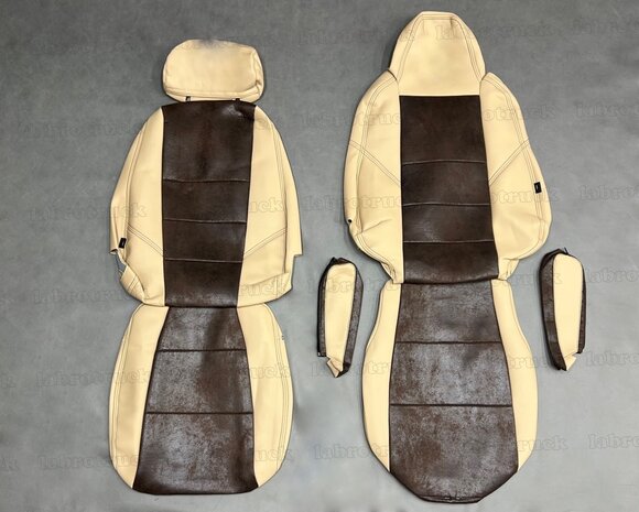 SALE! Stoelhoezen geschikt voor SCANIA MODEL 3 na 2013 passagiersstoel een KLAPSTOEL  - Zijkanten: oud cappuccino L5, middenstuk: PRIT chocoladebruin T21, stikseles: chocoladebruin, met borduring.