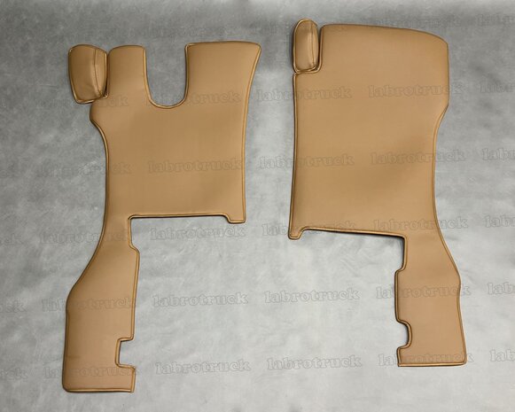 SALE! Vloermatten geschikt voor SCANIA R Next glad lederlook, bruin L4 (passagierstoel is een klapstoel), borduring optioneel.