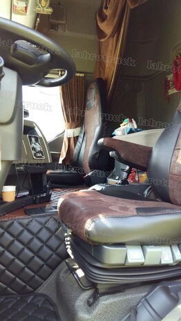 Stoelhoezen geschikt voor RENAULT T doorgestikt lederlook middenstuk