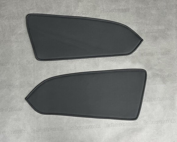 VOORRAADDEAL! Deurbekleding geschikt voor MERCEDES Actos MP4/5 (brede cabine) glad lederlook zwart L1. Logo optioneel.