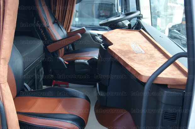 OP is OP ! Bekleed SERIE Dashboardtafel VOLVO FH 5 /FH 4 AERO chocoladebruin SP21 met beige prit T48  na 2013 lang EXTRA LAAG